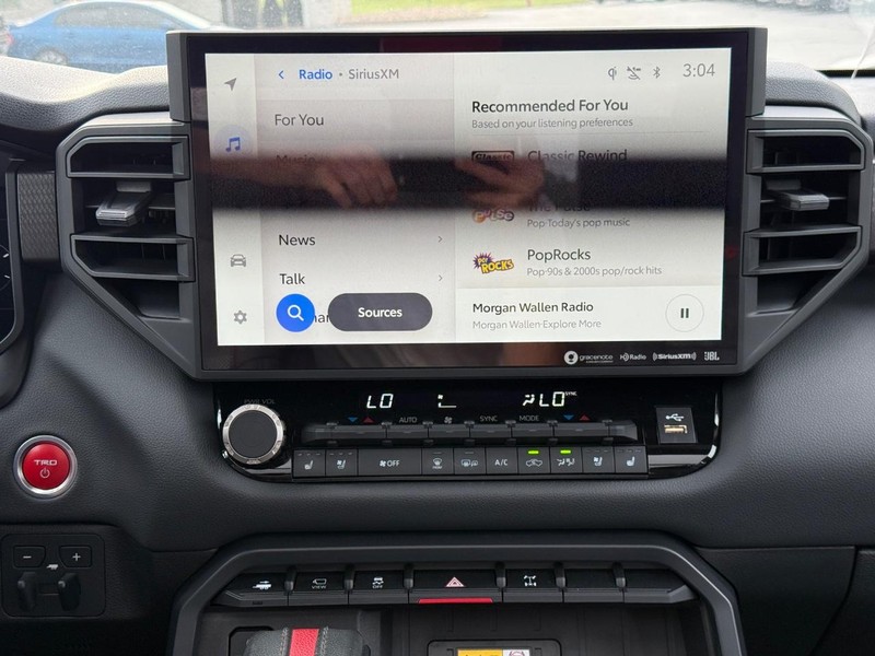 Toyota Tundra 4WD Hybrid Vehicle Image 14