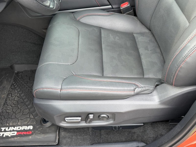 Toyota Tundra 4WD Hybrid Vehicle Image 17