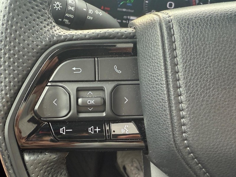 Toyota Tundra 4WD Hybrid Vehicle Image 20