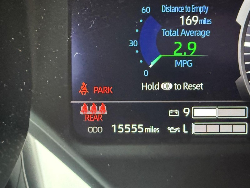 Toyota Tundra 4WD Hybrid Vehicle Image 23