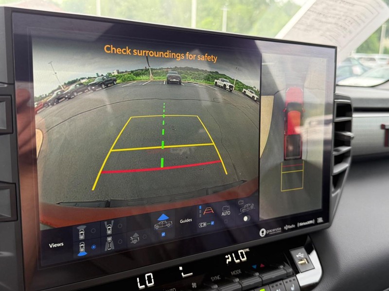 Toyota Tundra 4WD Hybrid Vehicle Image 24