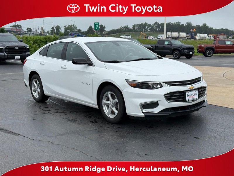 Used 2018 Chevrolet Malibu 1LS with VIN 1G1ZB5STXJF173814 for sale in Herculaneum, MO