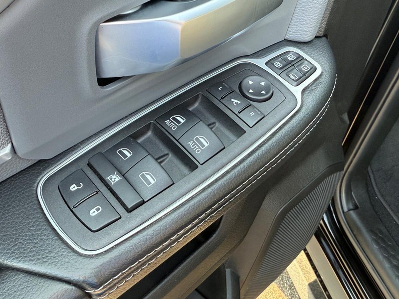 Ram 2500 Vehicle Image 16