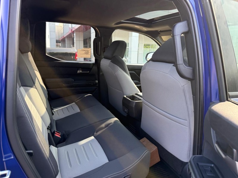 Toyota Tacoma 4WD Vehicle Image 6
