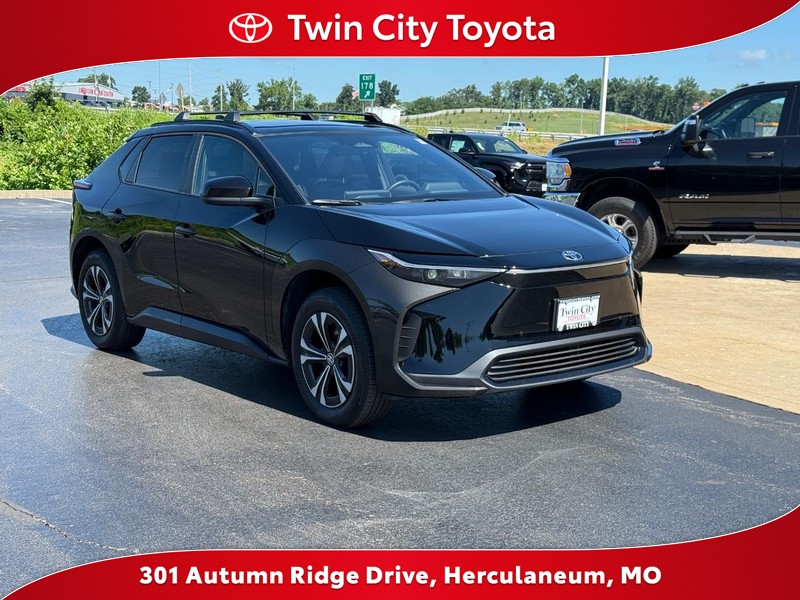 Used 2024 Toyota bZ4X XLE with VIN JTMAAAAA8RA047377 for sale in Herculaneum, MO