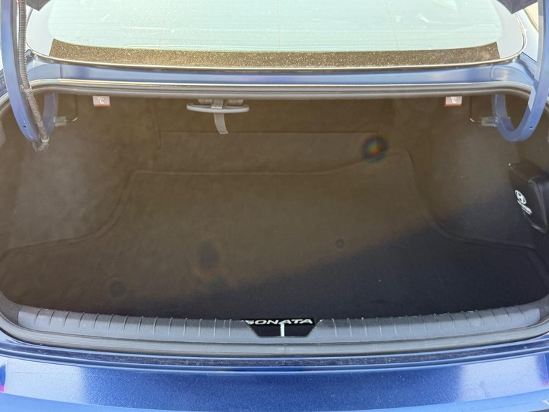 Hyundai Sonata Vehicle Image 4