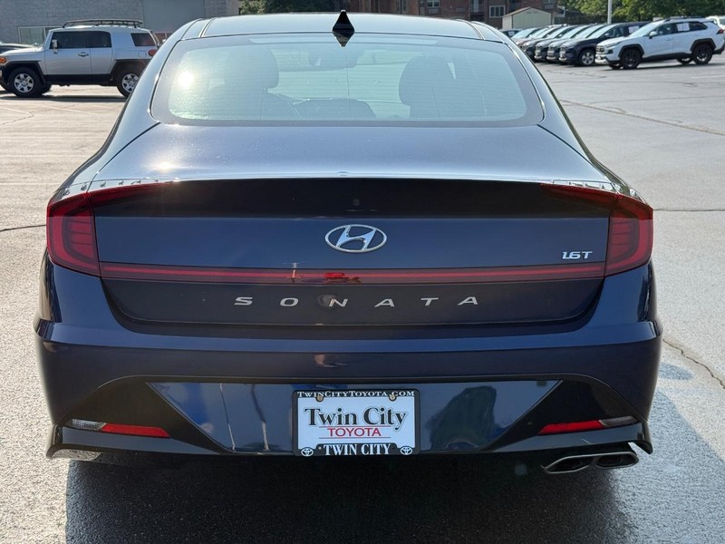 Hyundai Sonata Vehicle Image 5