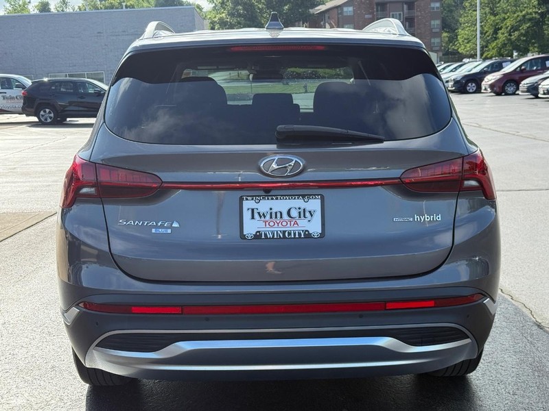 Hyundai Santa Fe Hybrid Vehicle Image 5