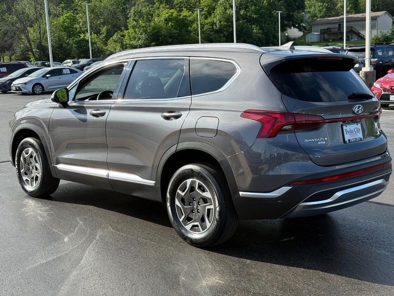 Hyundai Santa Fe Hybrid Vehicle Image 6