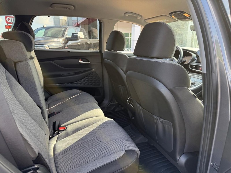 Hyundai Santa Fe Hybrid Vehicle Image 10