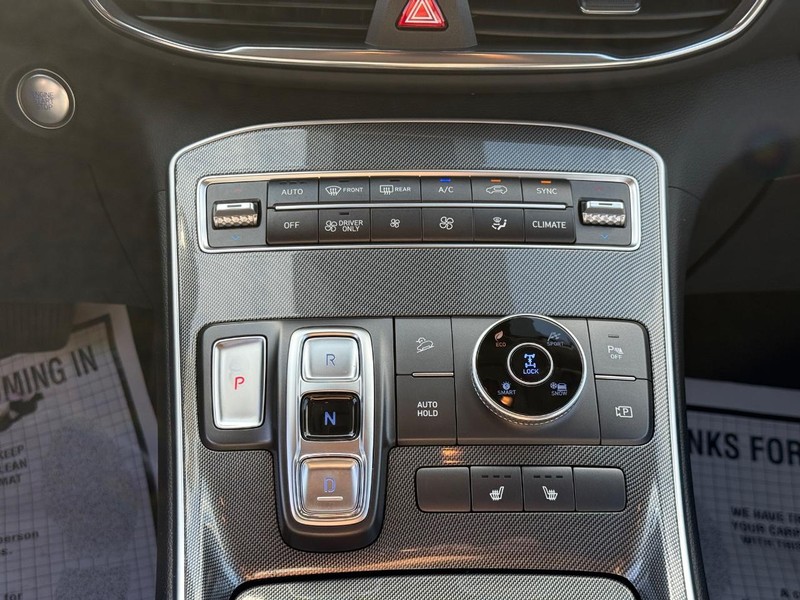 Hyundai Santa Fe Hybrid Vehicle Image 14