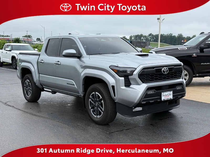 Used 2024 Toyota Tacoma TRD Sport with VIN 3TMLB5JN8RM030940 for sale in Herculaneum, MO