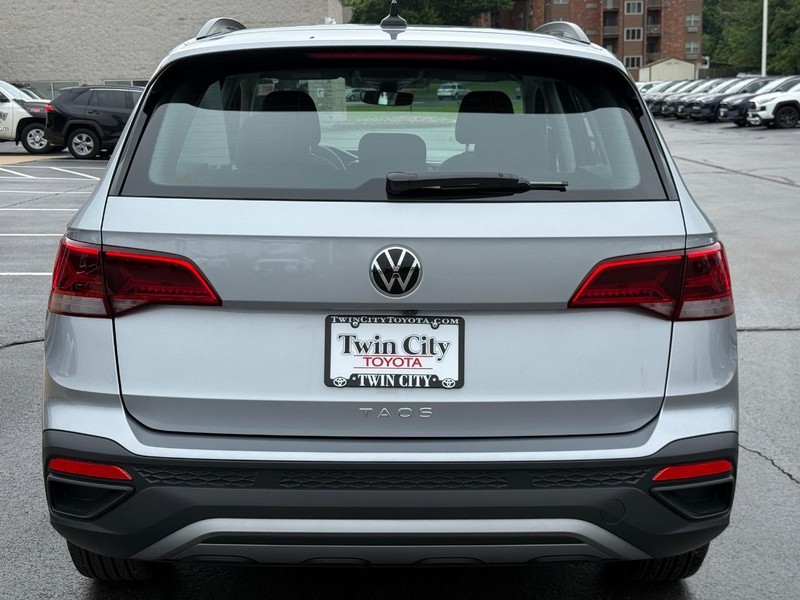 Volkswagen Taos Vehicle Image 5