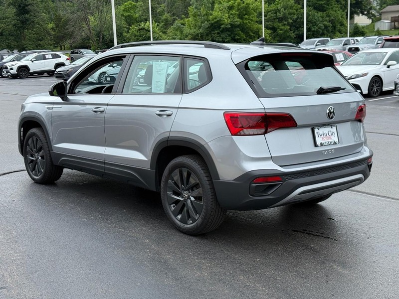 Volkswagen Taos Vehicle Image 6