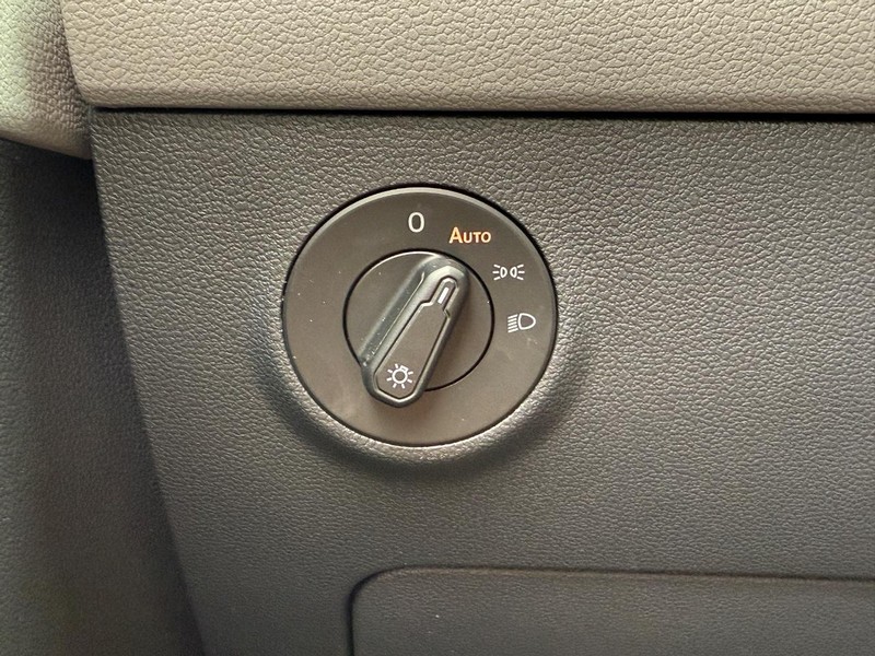 Volkswagen Taos Vehicle Image 17