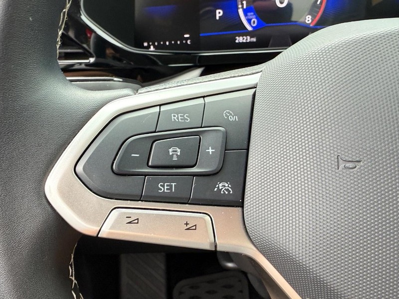 Volkswagen Taos Vehicle Image 18