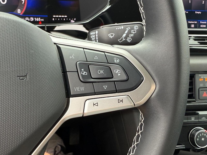 Volkswagen Taos Vehicle Image 19