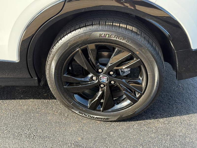 Buick Encore GX Vehicle Image 8