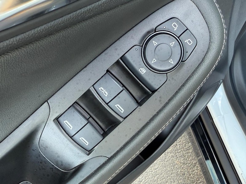 Buick Encore GX Vehicle Image 16