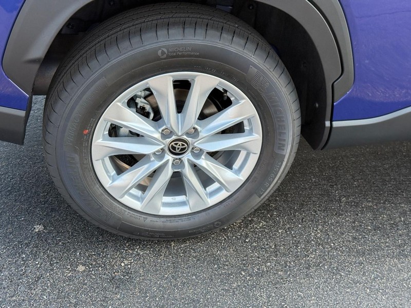 Toyota Corolla Cross Vehicle Image 5