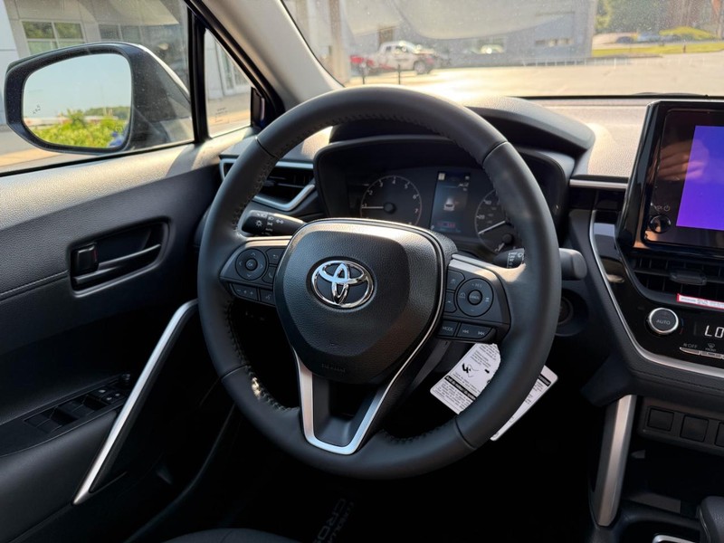 Toyota Corolla Cross Vehicle Image 8