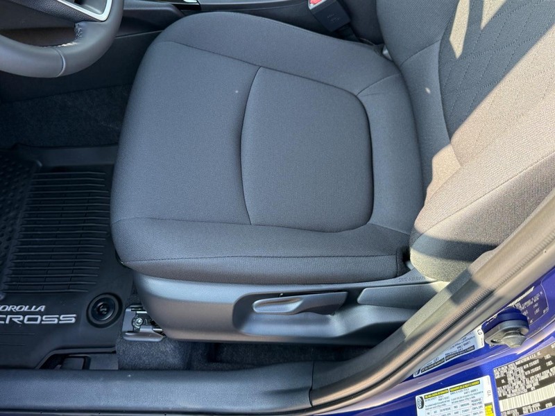 Toyota Corolla Cross Vehicle Image 11