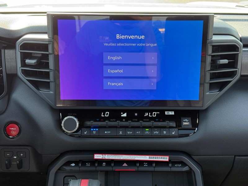 Toyota Tundra 4WD Hybrid Vehicle Image 8