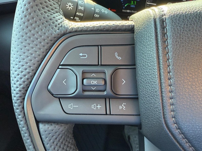 Toyota Tundra 4WD Hybrid Vehicle Image 13