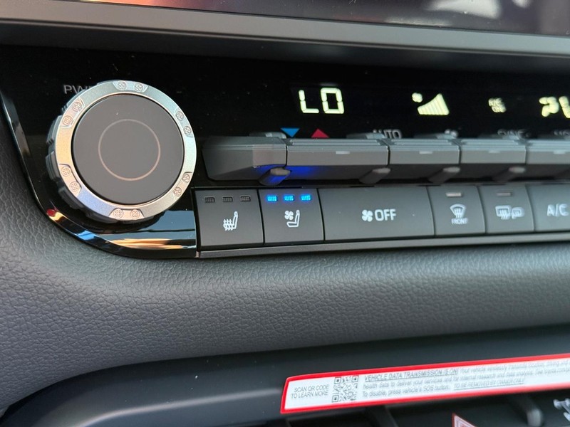 Toyota Tundra 4WD Hybrid Vehicle Image 17