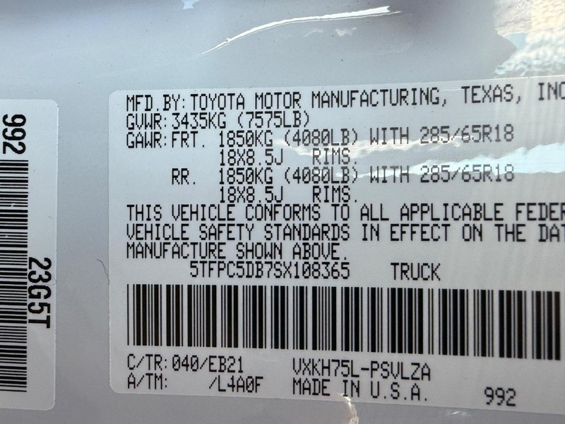 Toyota Tundra 4WD Hybrid Vehicle Image 18
