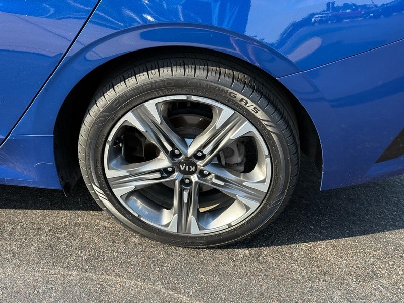 Kia K5 Vehicle Image 7