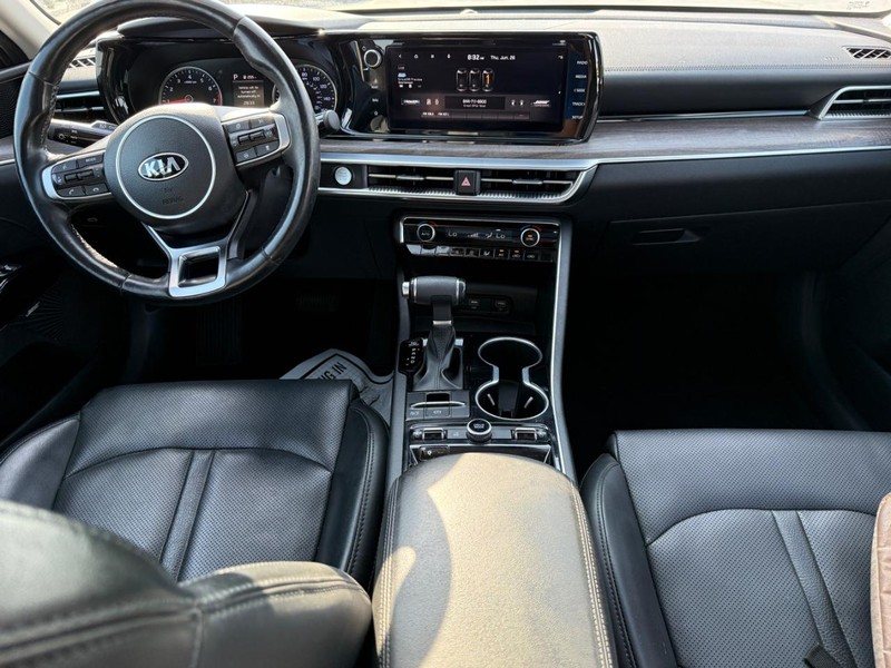 Kia K5 Vehicle Image 11