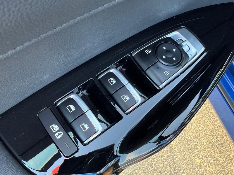 Kia K5 Vehicle Image 15