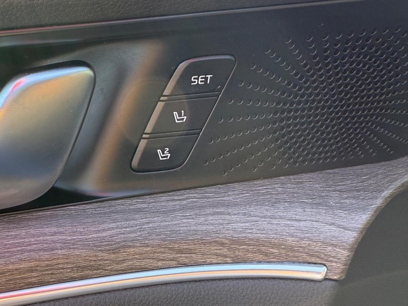 Kia K5 Vehicle Image 16