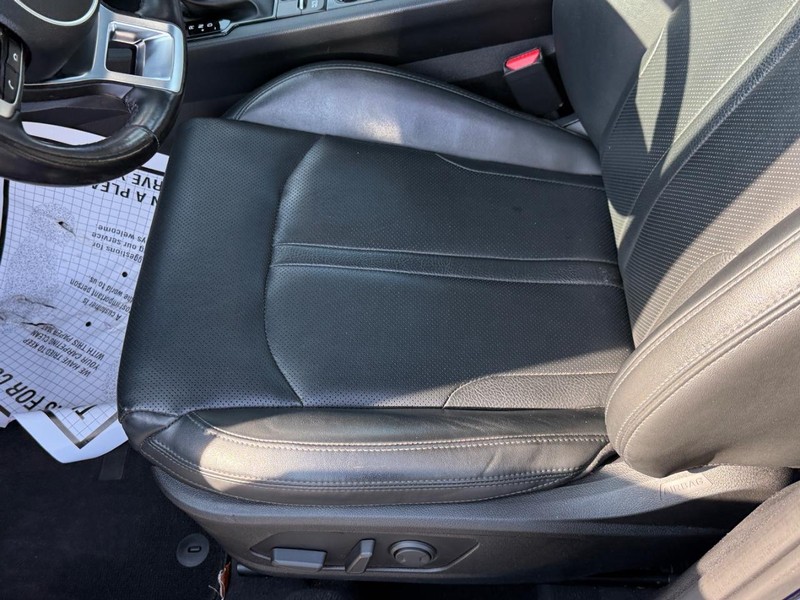 Kia K5 Vehicle Image 17