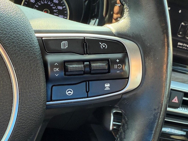 Kia K5 Vehicle Image 19