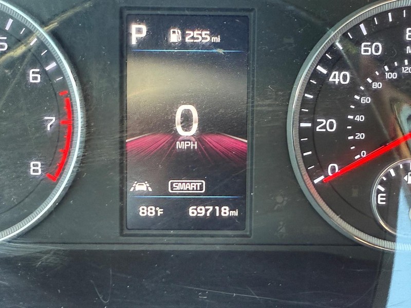 Kia K5 Vehicle Image 21