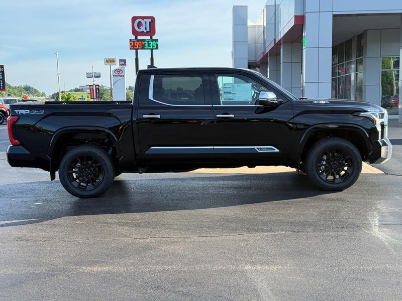 Toyota Tundra 4WD Hybrid Vehicle Image 2