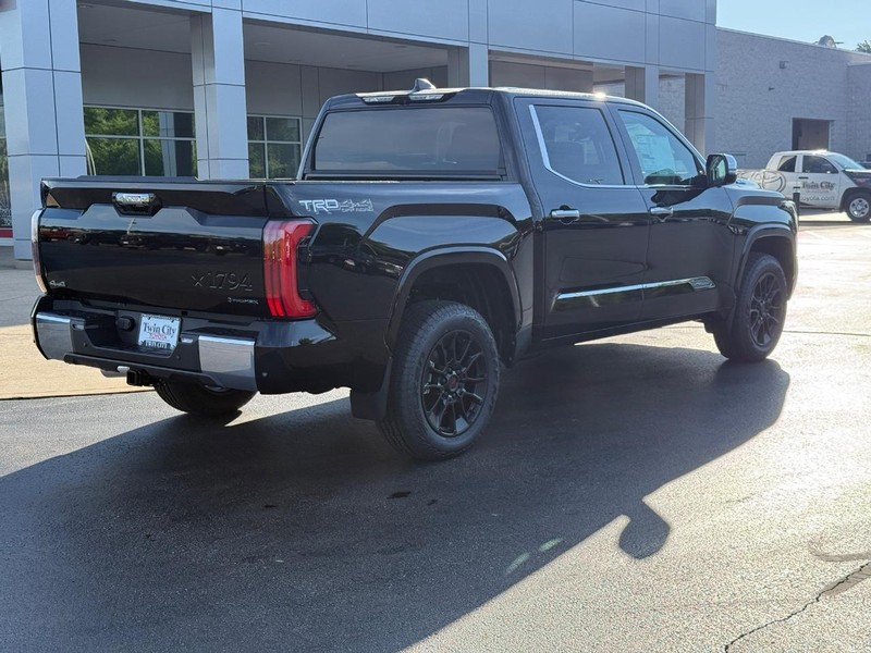 Toyota Tundra 4WD Hybrid Vehicle Image 3