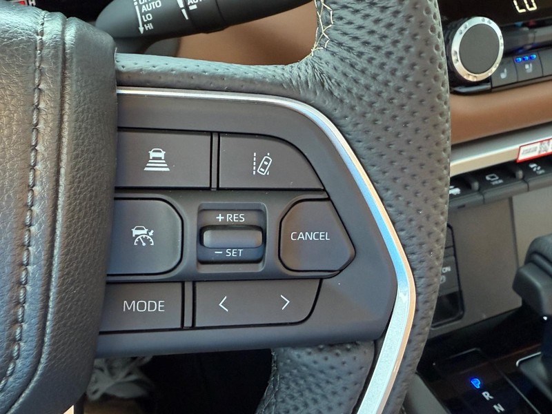 Toyota Tundra 4WD Hybrid Vehicle Image 16