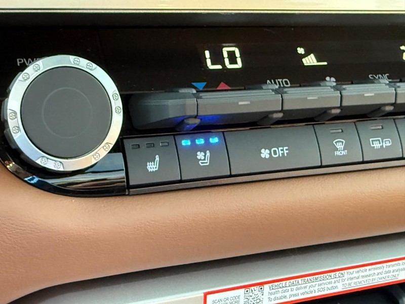 Toyota Tundra 4WD Hybrid Vehicle Image 19