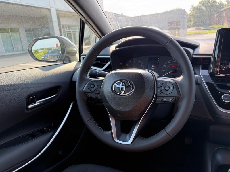 Toyota Corolla Vehicle Image 8