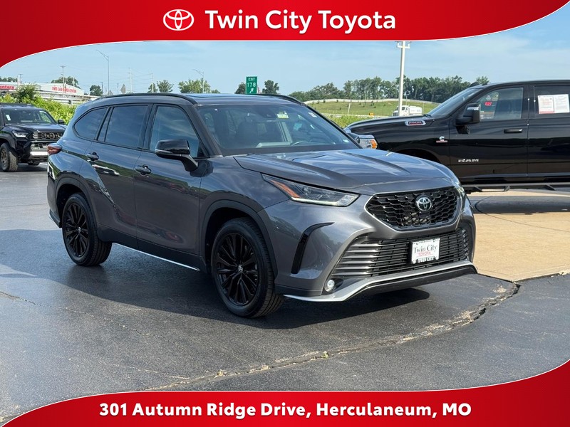 Used 2023 Toyota Highlander XSE with VIN 5TDKDRBH0PS017201 for sale in Herculaneum, MO