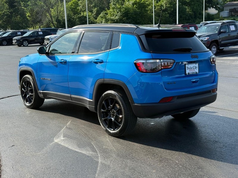 Jeep Compass Vehicle Image 6