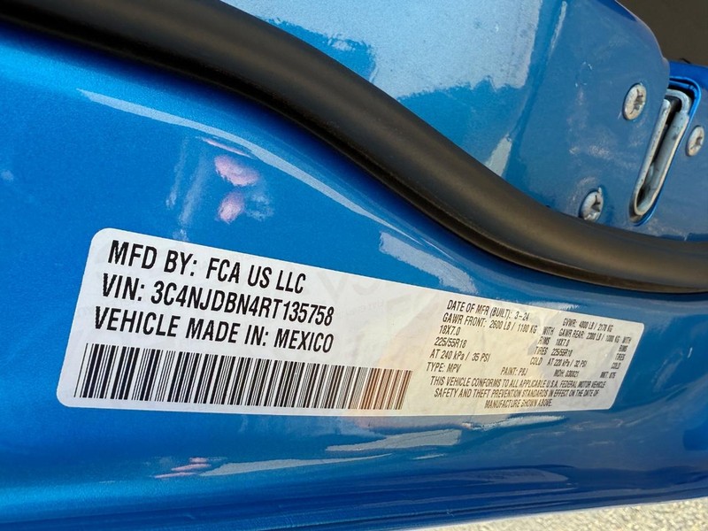 Jeep Compass Vehicle Image 22