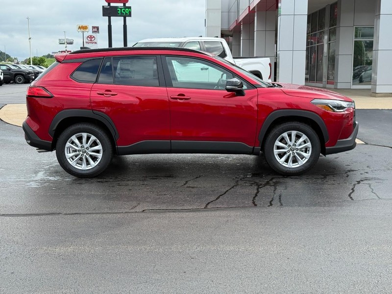Toyota Corolla Cross Vehicle Image 2