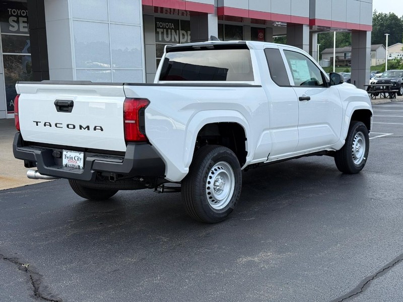 Toyota Tacoma 2WD Vehicle Image 3