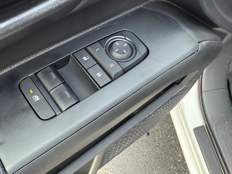 Toyota Tacoma 2WD Vehicle Image 7