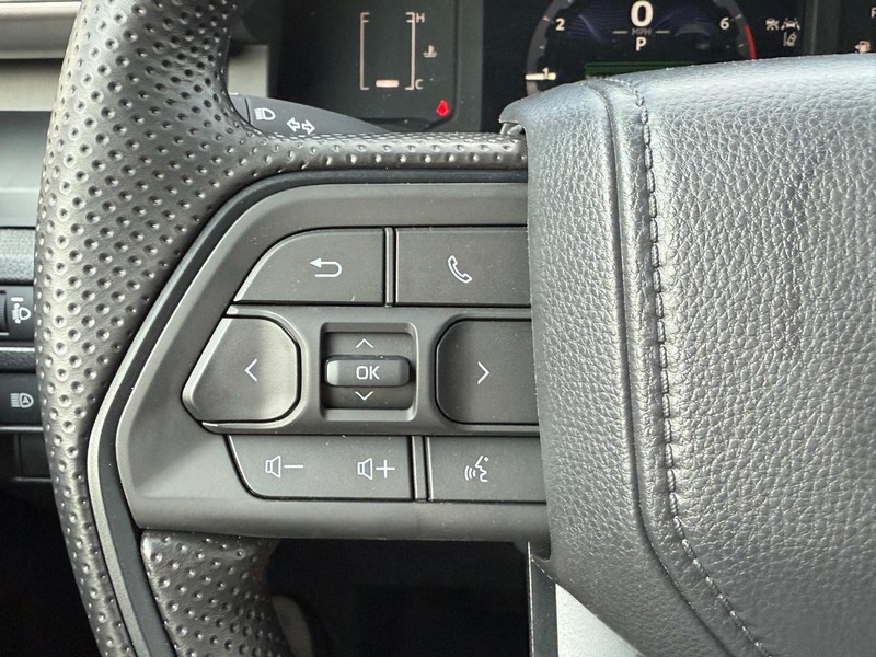 Toyota Tacoma 2WD Vehicle Image 9