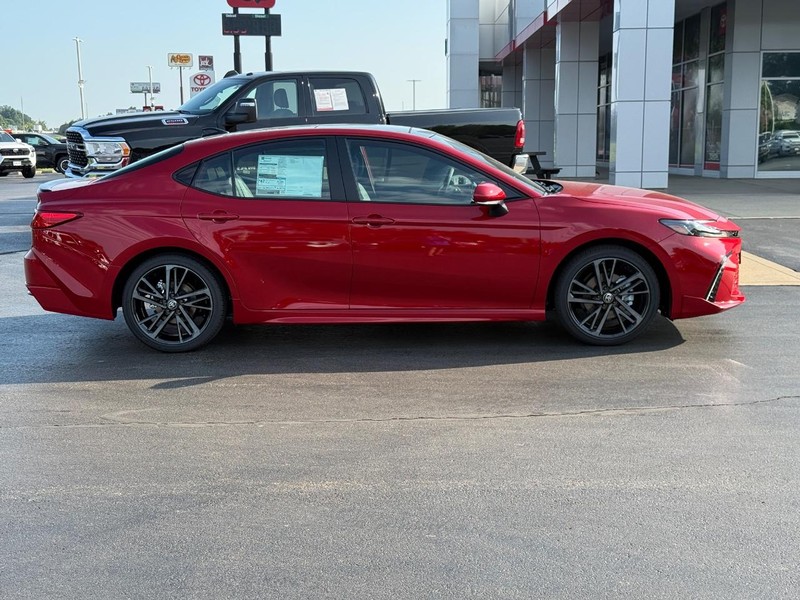 Toyota Camry Vehicle Image 2